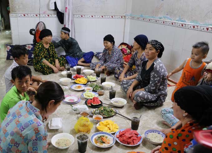 Gia đình đạo Hồi ở Sài Gòn và Tháng Ramadan: Một Chặng Đường Tôn Nghiêm