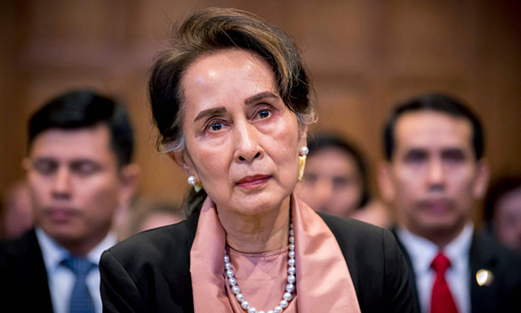 Chuyển bà Suu Kyi sang quản thúc tại gia