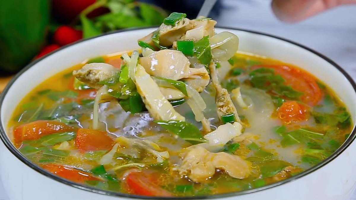 Canh riêu trai nấu kiểu Bắc Bộ