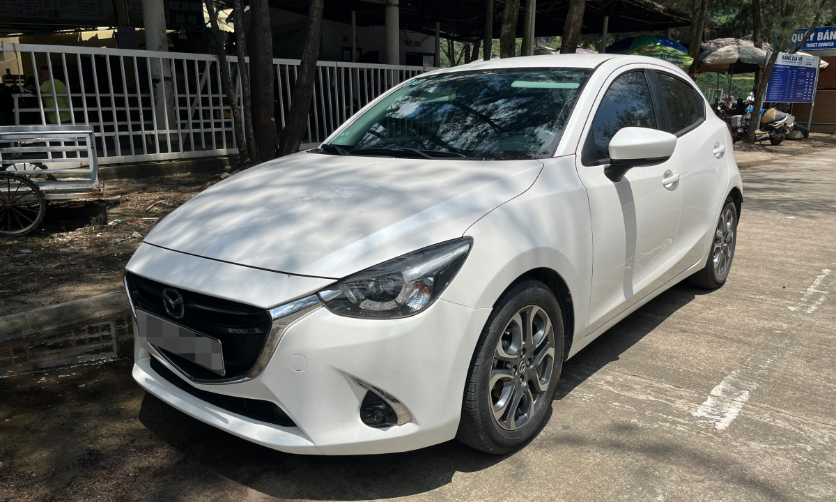 Xe Mazda2 hatchback 2018 cũ nhập khẩu giá 350 triệu đồng