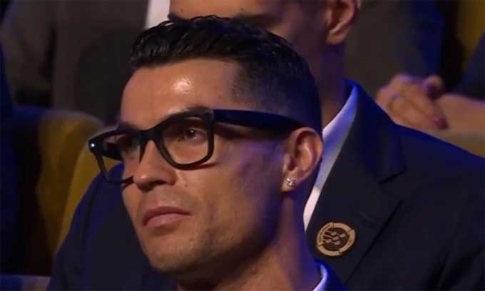 Cristiano Ronaldo Sử Dụng Kính Thông Minh Ray-Ban Meta Ghi Lại Lễ Trao Giải Quinas De Ouro