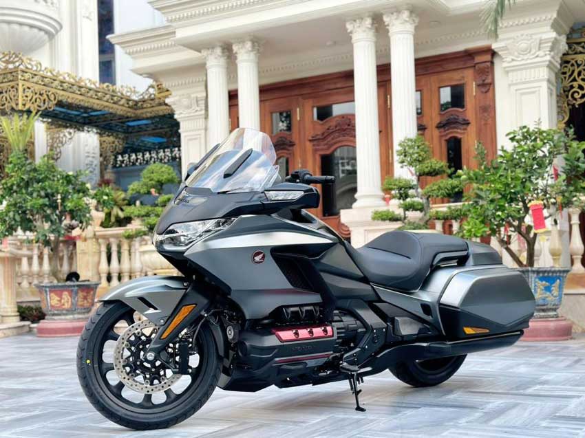 Đại Gia Hoàng Kim Khánh Tậu Siêu Mô Tô Honda Gold Wing GL1800 Thứ Hai