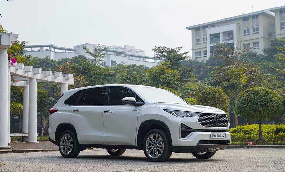 Đánh giá xe Toyota Innova Cross hoàn toàn mới