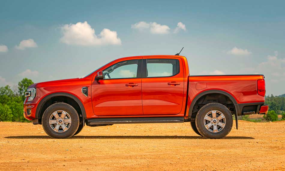 Doanh Số Ford Ranger Vượt Xa Các Đối Thủ Với 1.881 Xe Bán Tải Tháng 10