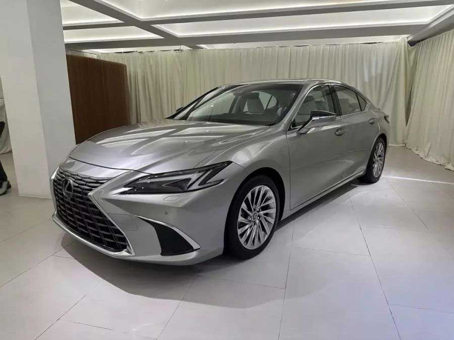 Lexus ES 2025 - Phiên bản nâng cấp với thiết kế trẻ trung