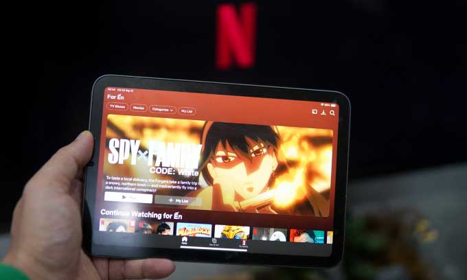 Netflix Gỡ Bỏ Chương Trình Không Có Kịch Bản Tại Việt Nam