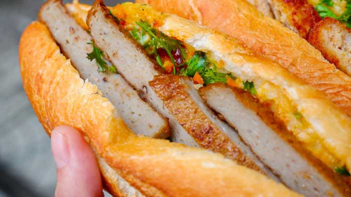 Hướng dẫn cách làm Bánh mì chả cá phèn