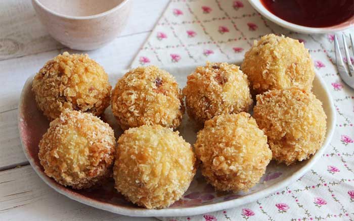 Hướng dẫn cách làm Korokke thịt bò - bánh khoai tây kiểu Nhật Bản