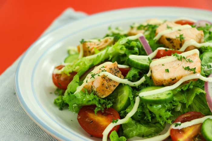 Hướng dẫn cách làm Salad cá hồi sốt dầu giấm mayo