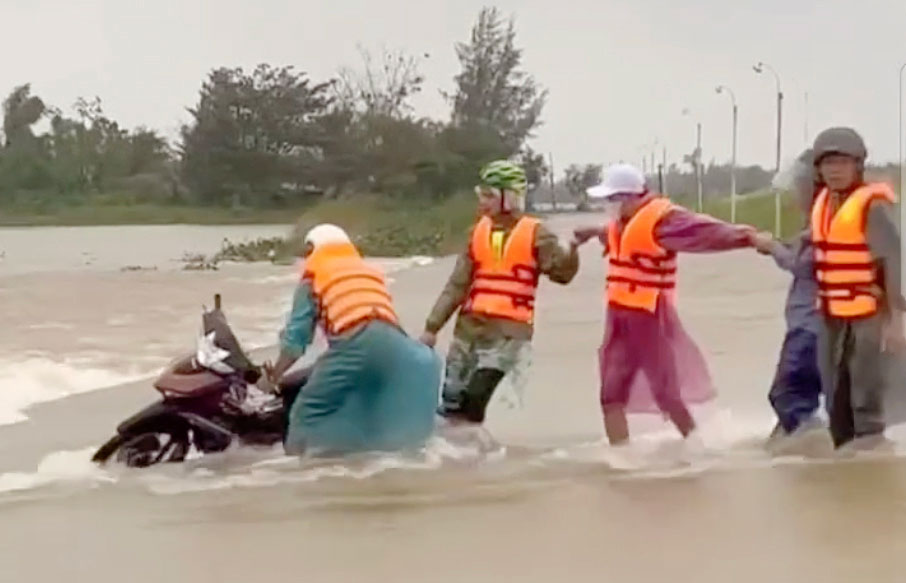 Mưa lớn gây lũ quét tại Quảng Nam - Bốn người tử vong trong trận lũ lịch sử