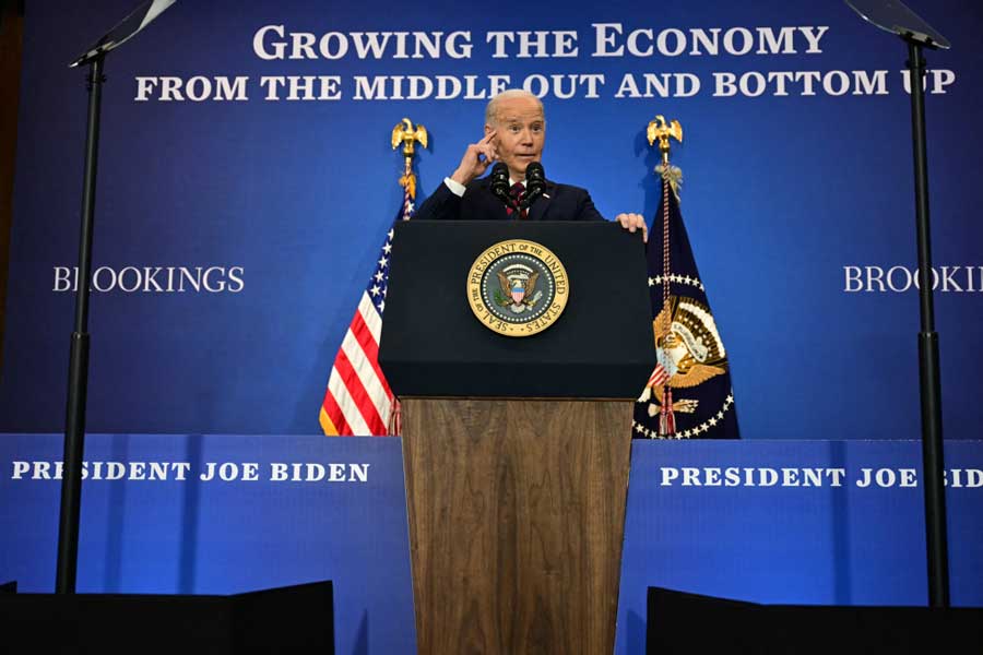 Tổng thống Biden cảnh báo chính sách thuế của Trump là sai lầm