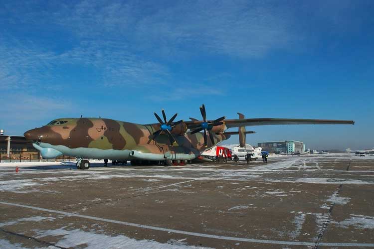 Máy bay dân dụng Antonov An-22 hoạt động như thế nào?