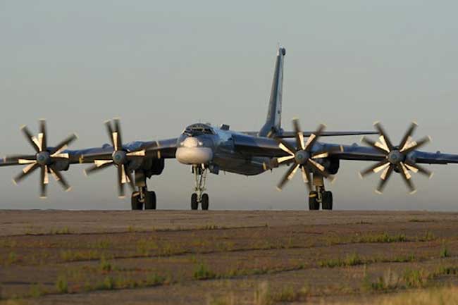 Máy bay ném bom Tupolev Tu-95 hoạt động như thế nào?