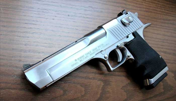 Súng ngắn Desert Eagle hoạt động như thế nào?