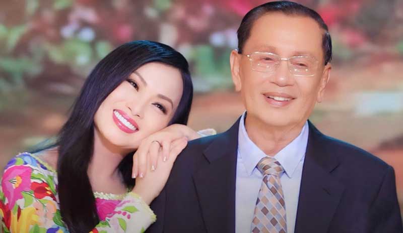 Hà Phương tái hiện chuyện tình bố mẹ trong chương trình nhạc kịch mới