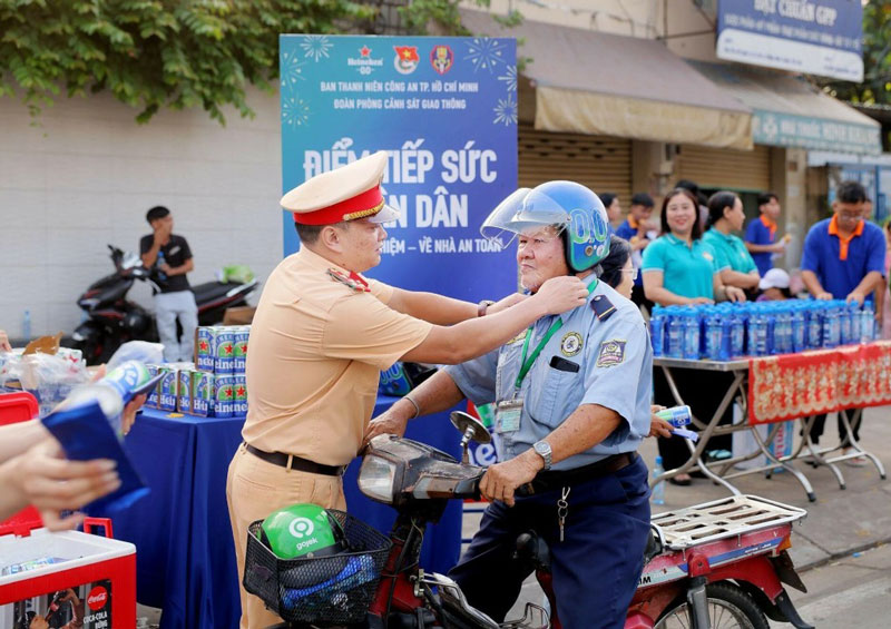 Heineken Việt Nam và CSGT TP HCM khởi động chương trình an toàn giao thông