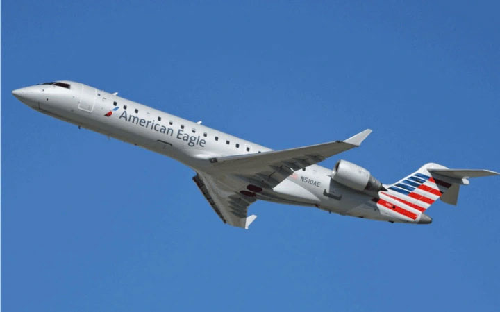 Máy bay Bombardier CRJ700 hoạt động như thế nào?