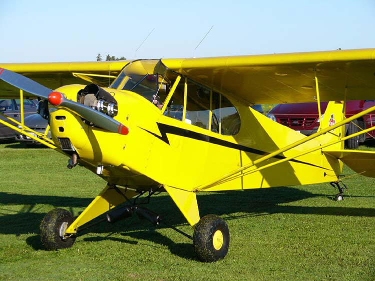 Máy bay Piper J-3 Cub hoạt động như thế nào?