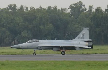 Máy bay tiêm kích CAC/PAC JF-17 Thunder hoạt động như thế nào?