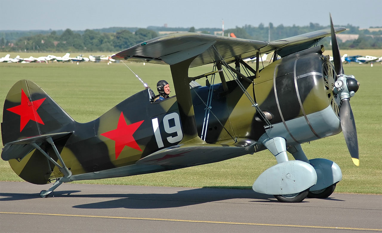 Máy bay tiêm kích Polikarpov I-15 hoạt động như thế nào?