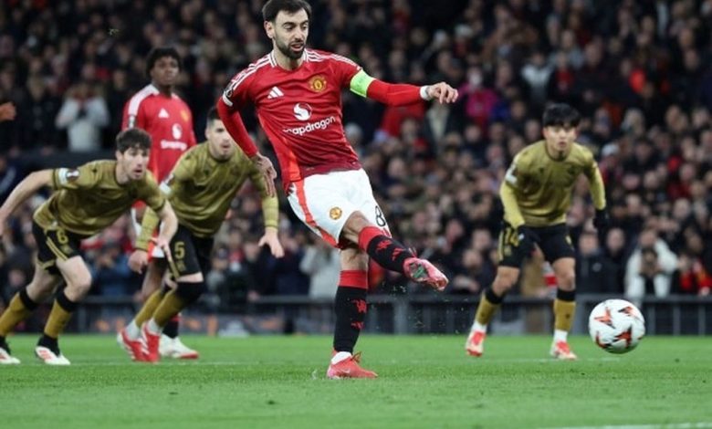 Bruno Fernandes tỏa sáng với hat-trick giúp Man Utd vào tứ kết Europa League