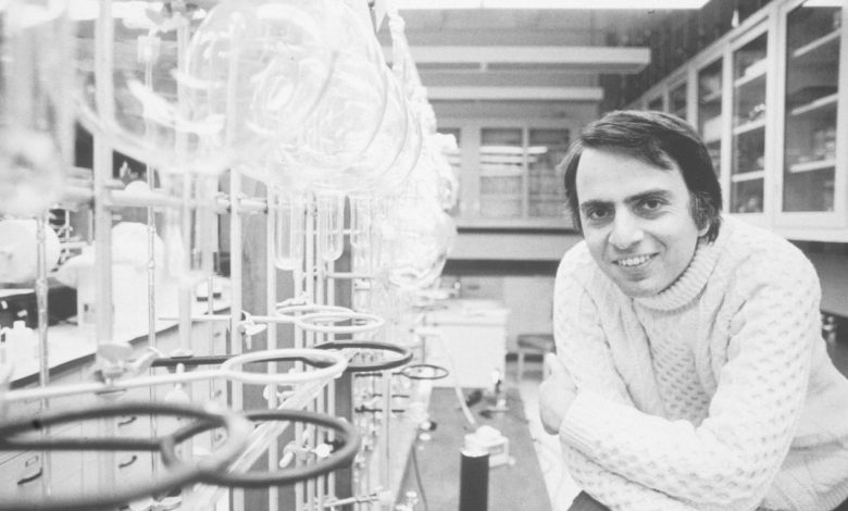 Carl Sagan là ai?