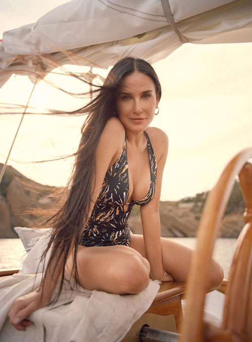 Demi Moore giữ gìn sắc đẹp qua tập luyện và chế độ ăn uống nghiêm ngặt