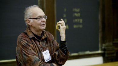 Donald Knuth là ai?