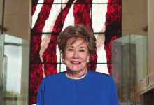 Elizabeth Dole là ai?