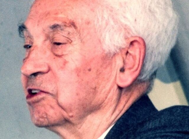 Ernst Mayr là ai?