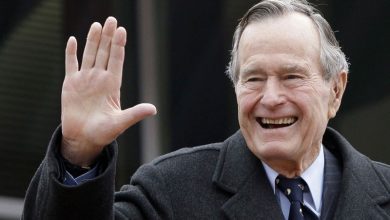 George H. W. Bush là ai?