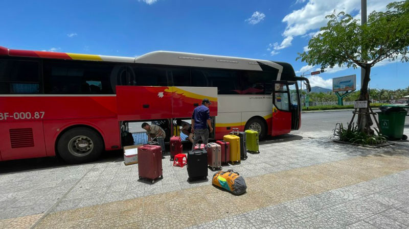 Giá vé máy bay tăng mạnh trước lễ 30/4, du khách nên lưu ý