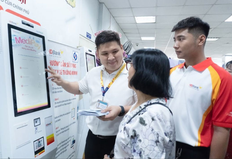 HDBank triển khai hệ thống kiosk y tế tại 120 bệnh viện