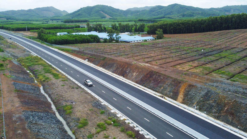 Hàng rào bảo vệ cao tốc Vân Phong Nha Trang bị mất trộm