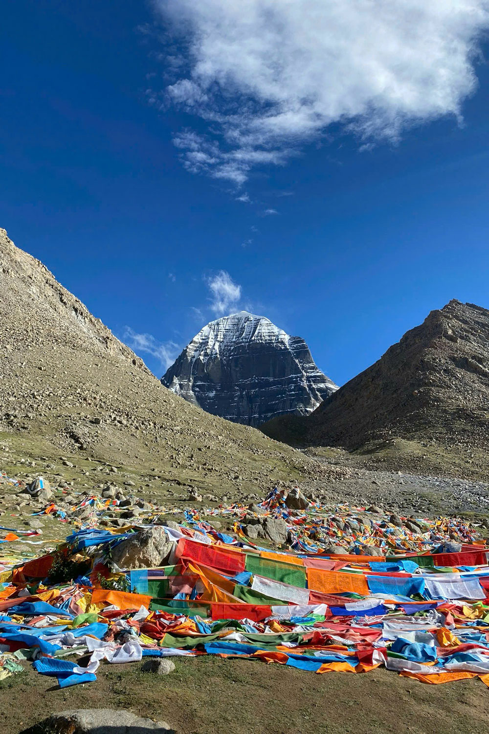 Hành trình khổ luyện vòng quanh núi thiêng Kailash ở Tây Tạng