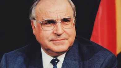 Helmut Kohl là ai?