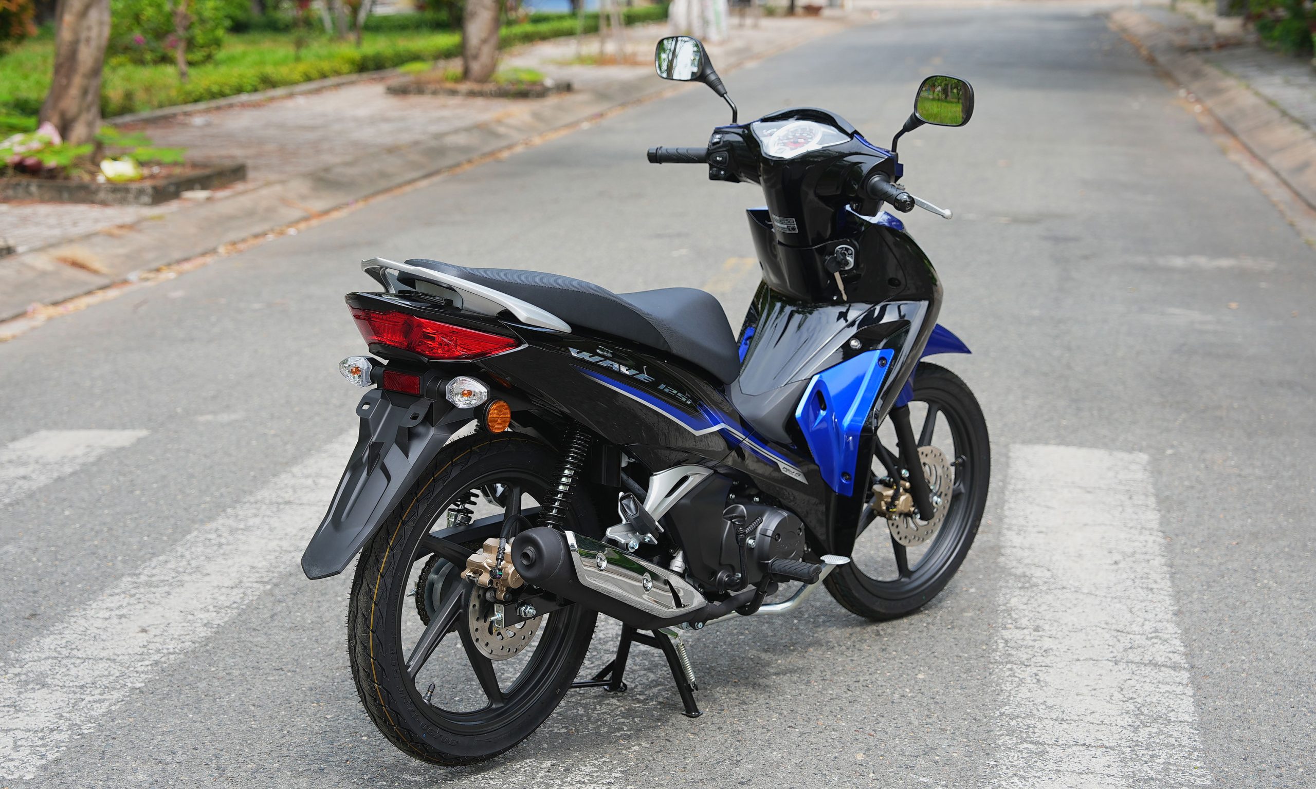 Honda Wave 125i nhập Malaysia giá gấp đôi Future 125 Fi Việt Nam