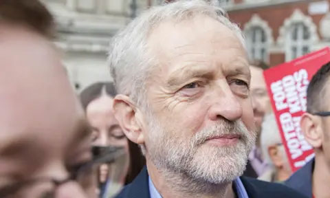 Jeremy Corbyn là ai?