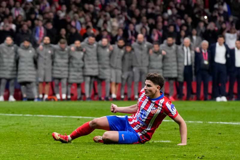 Julian Alvarez sai lầm tiếc nuối khiến Atletico thất bại trước Real Madrid