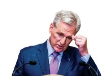 Kevin McCarthy là ai?