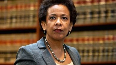 Loretta Lynch là ai?