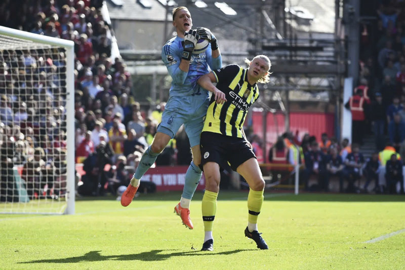 Man City thua Nottingham Forest, gặp khó khăn trong cuộc đua Champions League