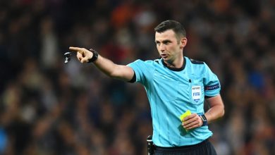 Michael Oliver là ai?