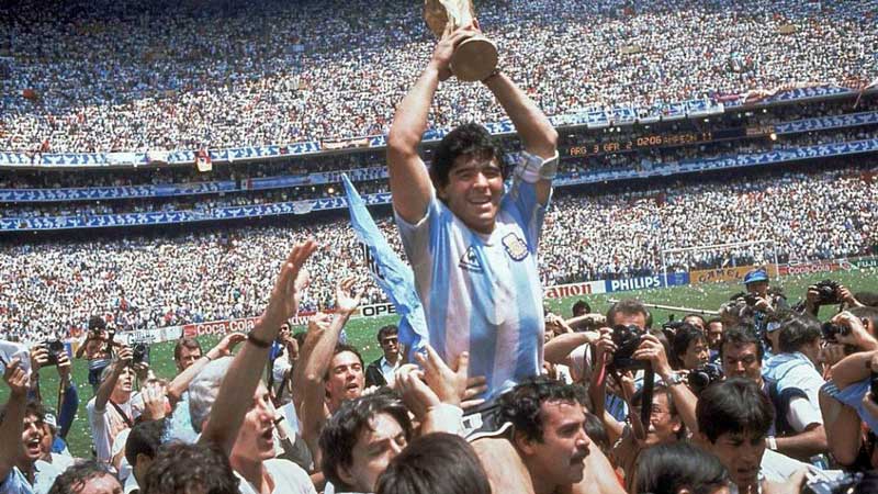 Nhân viên y tế hầu tòa vì cái chết của huyền thoại Maradona