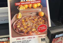 Pizza cam gây tranh cãi khiến thực khách phẫn nộ