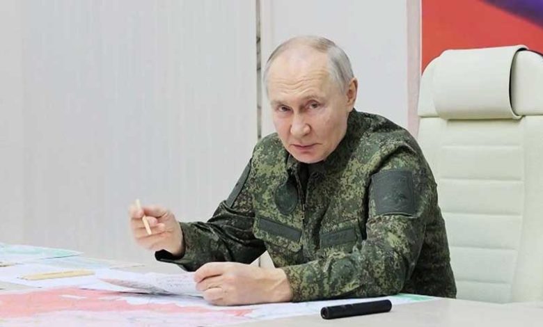 Putin mặc quân phục ở Kursk thể hiện quyết tâm giành lại lãnh thổ