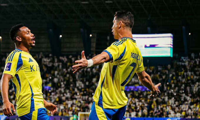 Ronaldo ghi bàn giúp Al Nassr thắng lớn Esteghlal 3-0