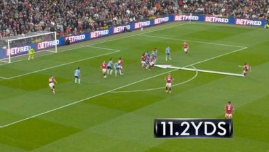 Trọng tài bị chỉ trích vì khoảng cách hàng rào trong trận Man Utd Arsenal