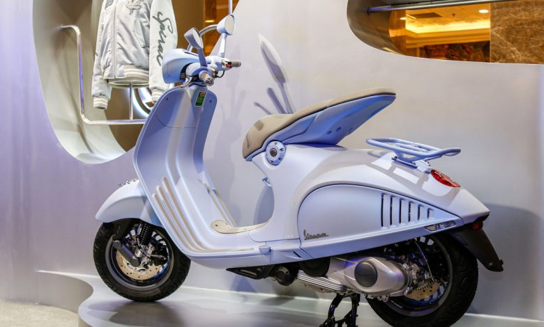 Vespa 946 Snake phiên bản giới hạn ra mắt tại Việt Nam