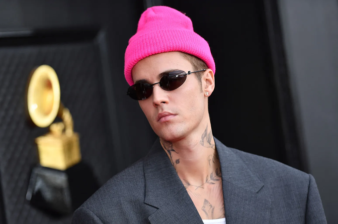 Justin Bieber chia sẻ về cuộc chiến với hội chứng kẻ mạo danh